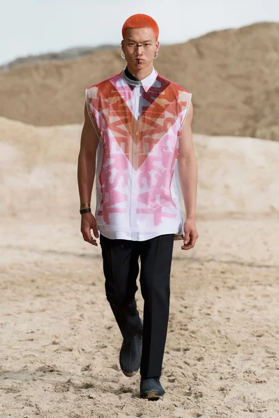 Look 37
